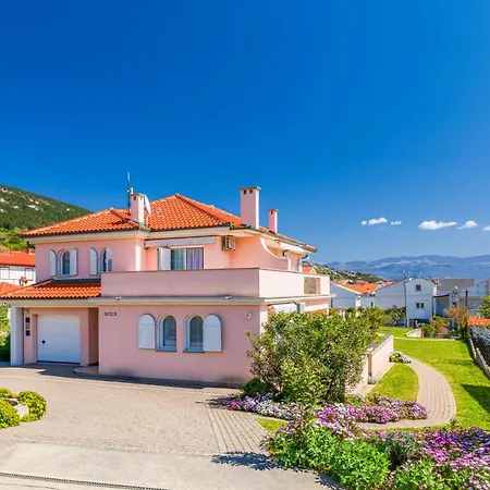 Lägenhet Daisy With A Garden *