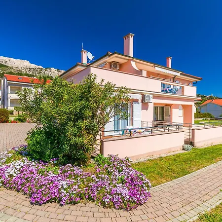 Daisy With A Garden Апартаменты