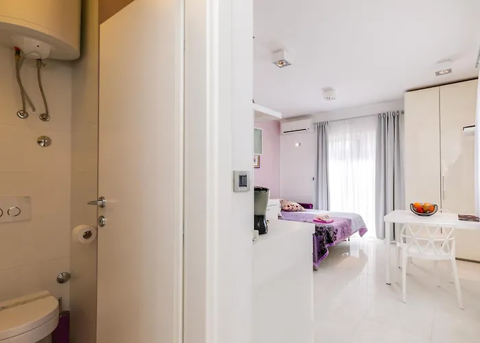 Daisy With A Garden Башка