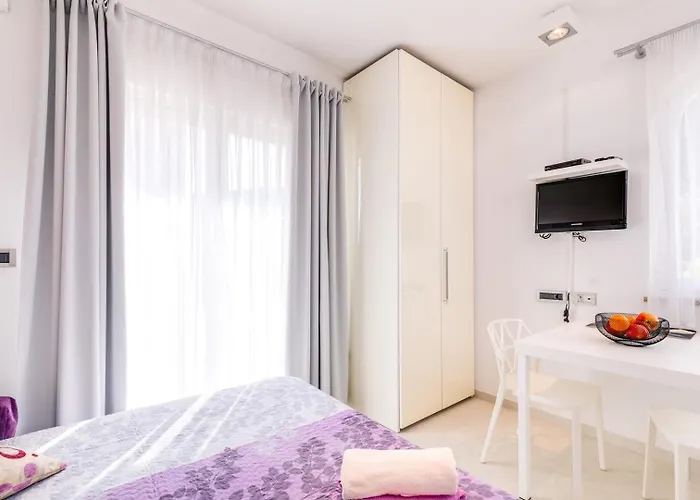 Daisy With A Garden Appartement *