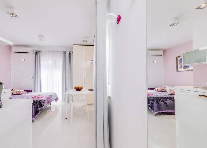 Daisy With A Garden * Baška